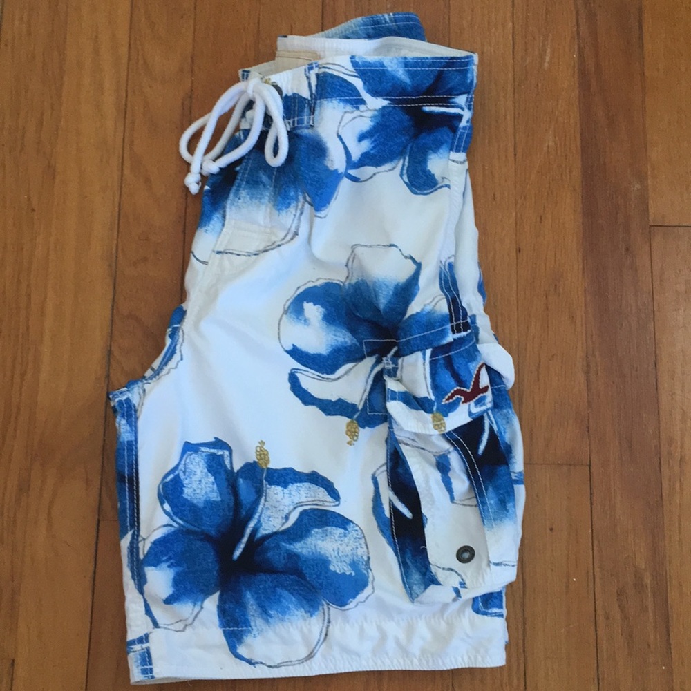 Men’s hollister swim trunks